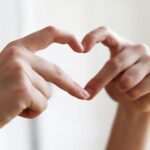 【PSW-H-8】hands-7679387_1280
